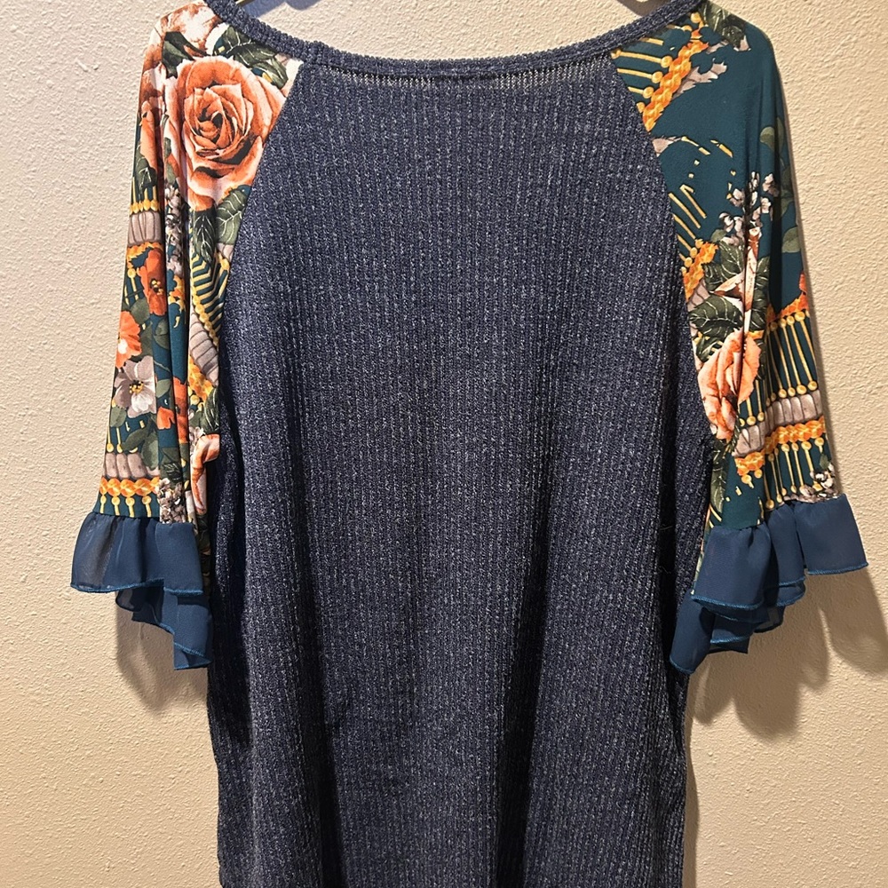 Ladies Top - Picture 4 of 5
